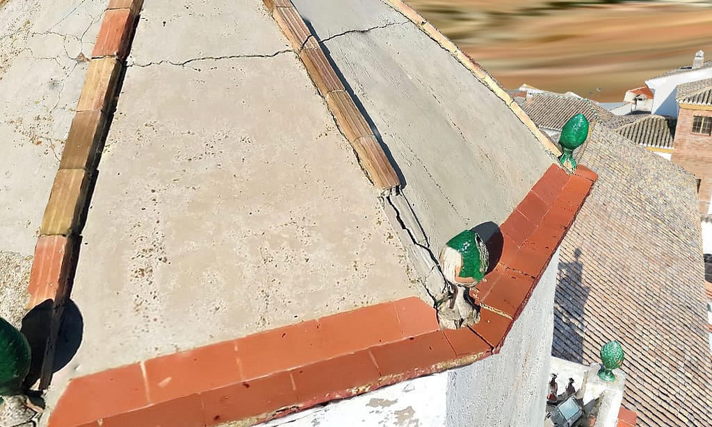 grieta detectada en modelo 3d de inspección con dron