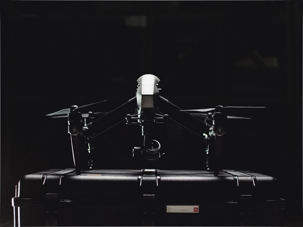 Equipo de dron profesional para inspecciones técnicas de edificios y comunidades