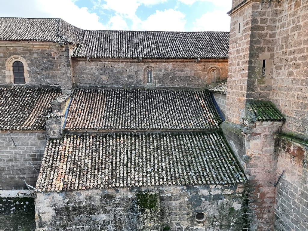 Inspección con dron de fachada de iglesia histórica - SolDron Granada