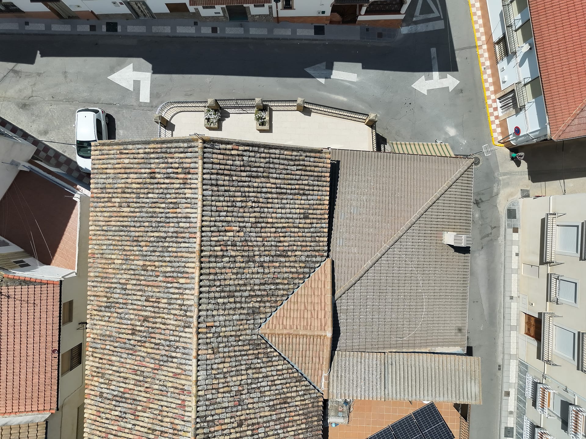 Inspección técnica con drones en Granada de tejados y edificios