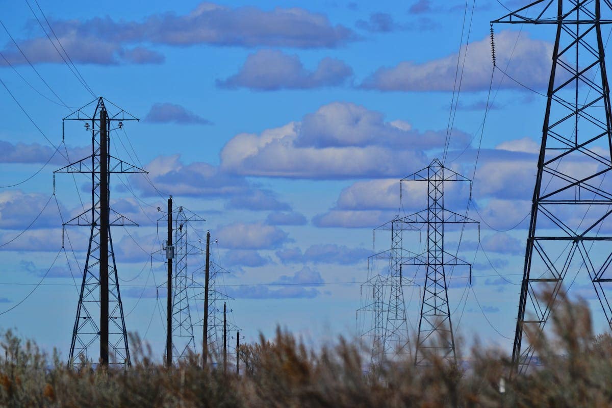Líneas eléctricas de alta tensión